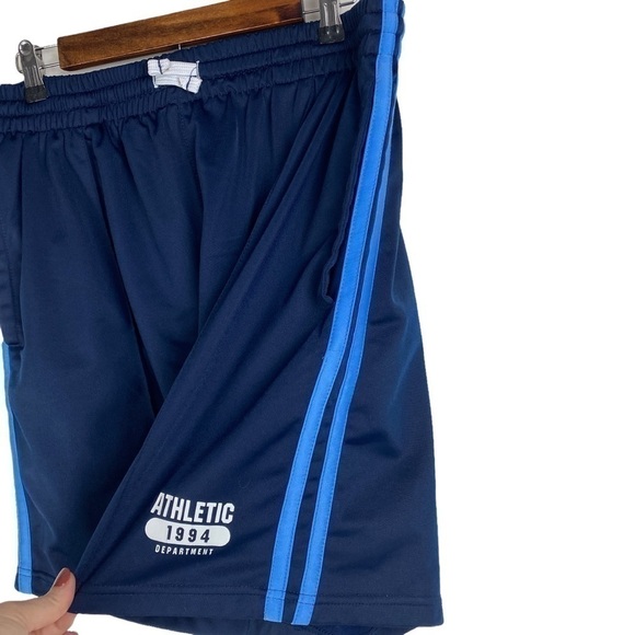 Athletic Works Blue Drawstring Shorts Men's Large Side Stripes Elastic Waistband - Picture 3 of 7